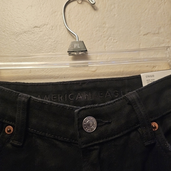 AE Strigid Ripped Mom Jean - Picture 9 of 11